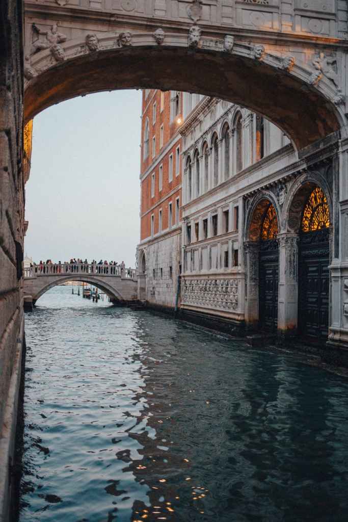 Ponte della Paglia Ponte della Paglia - Photo by Max Avans on Pexels.com