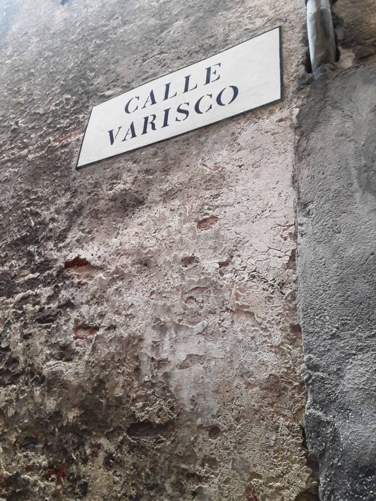 Calle Varisco Venice Calle Varisco Venice Italy Carnival
