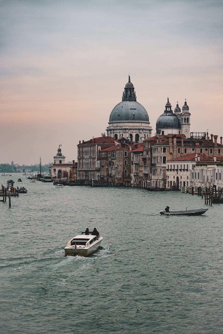 Salute - Photo by Alexander Nadrilyanski on Pexels.com Salute, vaporetto on the Grand Canal - Photo by Alexander Nadrilyanski on Pexels.com
