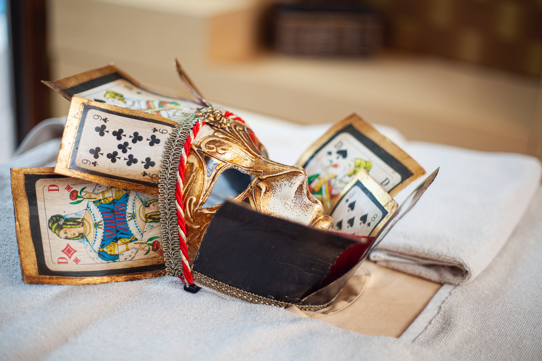 Venice souvenirs - Photo by Engin Akyurt on Pexels.com Souvenirs - Venice 4 Days Travel Budget - Photo by Engin Akyurt on Pexels.com
