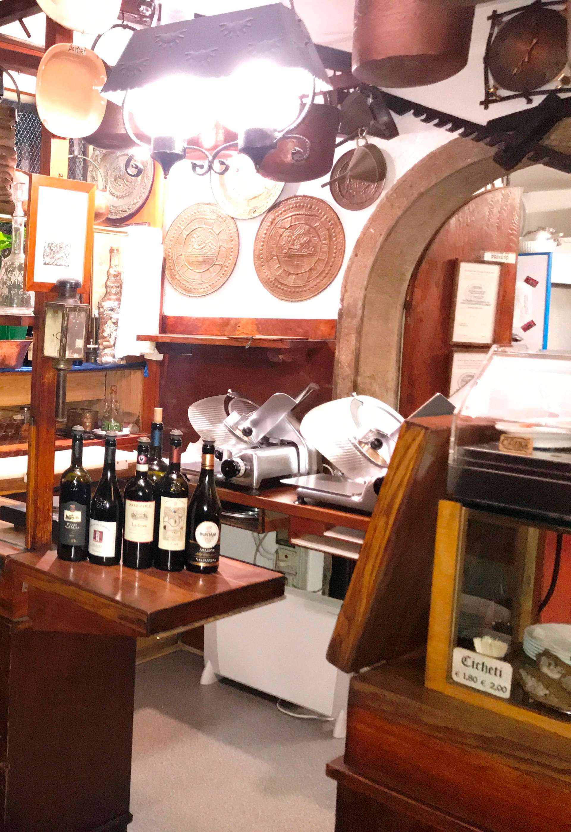 Cantina Do Mori in sestiere San Polo, Venice