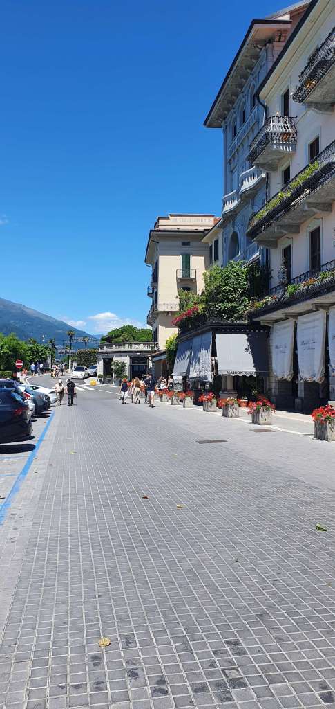 Via Lungo Lario Manzoni