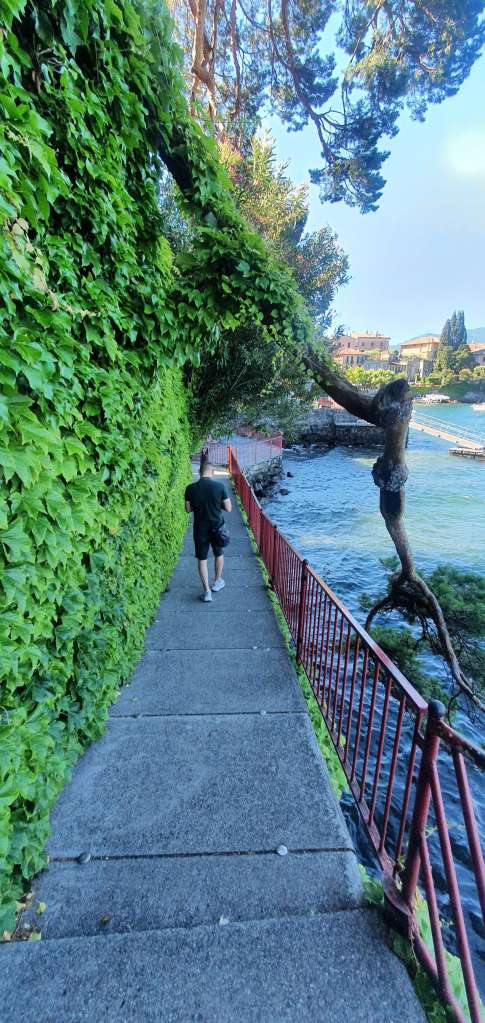 La passeggiata degli innamorati Varenna - Lake Como, Italy La passeggiata degli innamorati Varenna - Lake Como, Italy