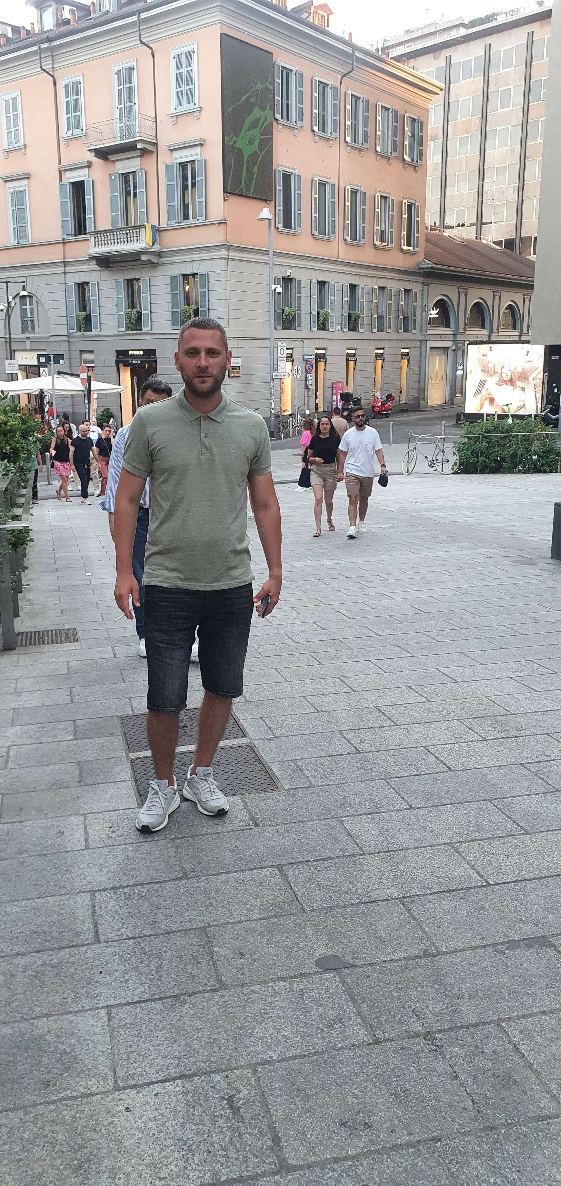 Milan Porta Nuova Shopping District