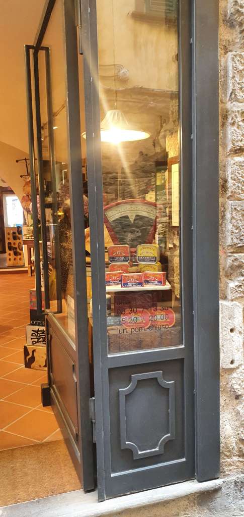 Groceries, Bergamo citta alta
