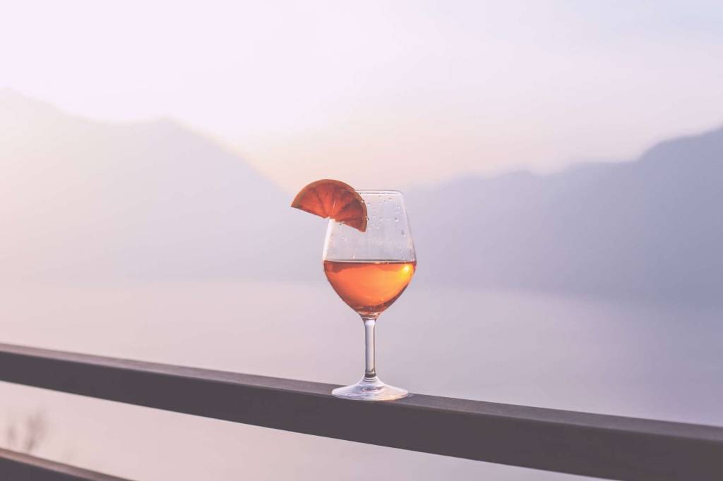 Apero Spritz, near Nesso - Photo by Bruce Meier on Unsplash