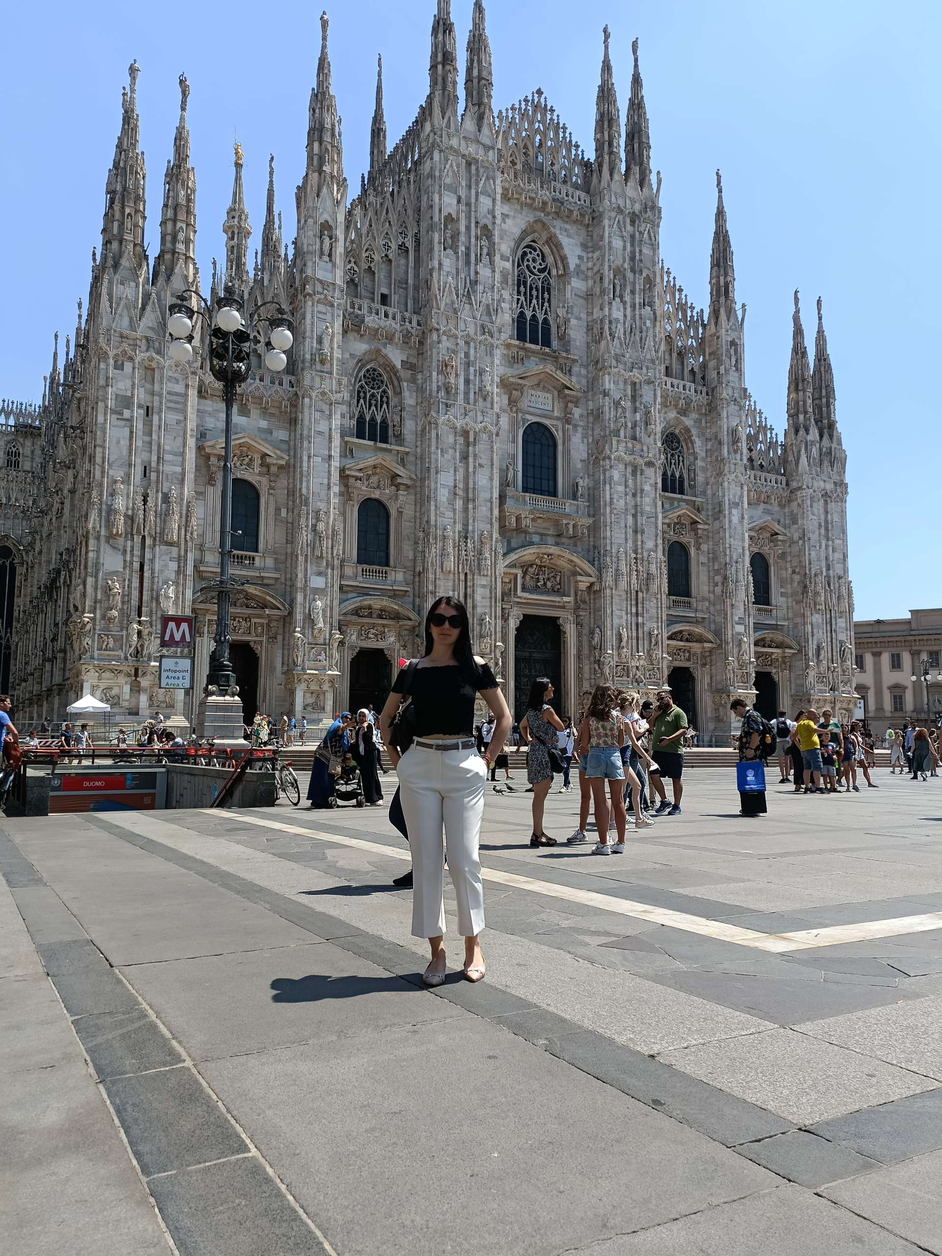 Milan Duomo, Piazza Duomo
