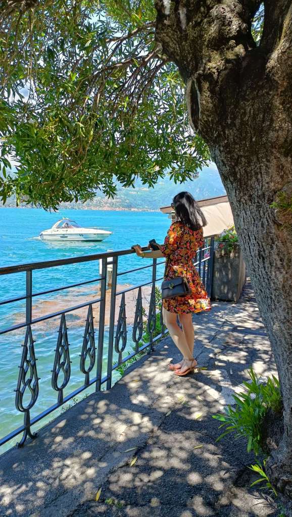 Lakeshore stroll in Bellagio