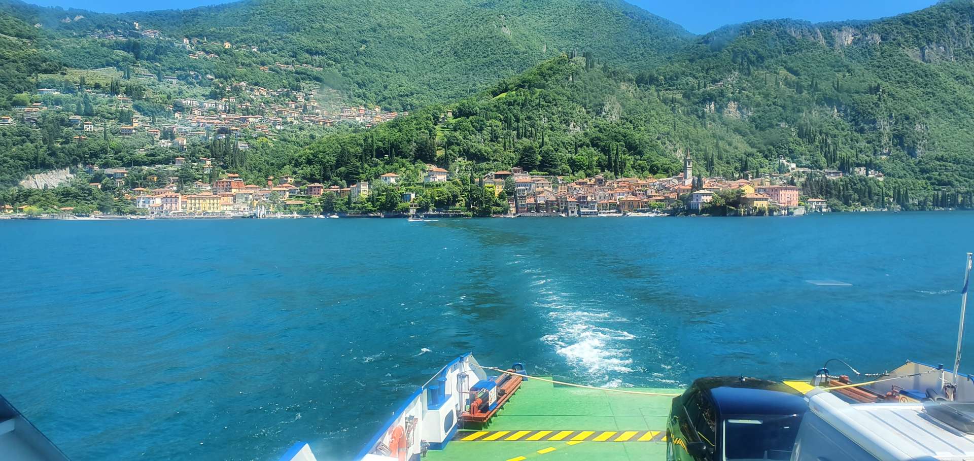 Leaving Varenna, Lake Como, Italy Leaving Varenna, Lake Como, Italy
