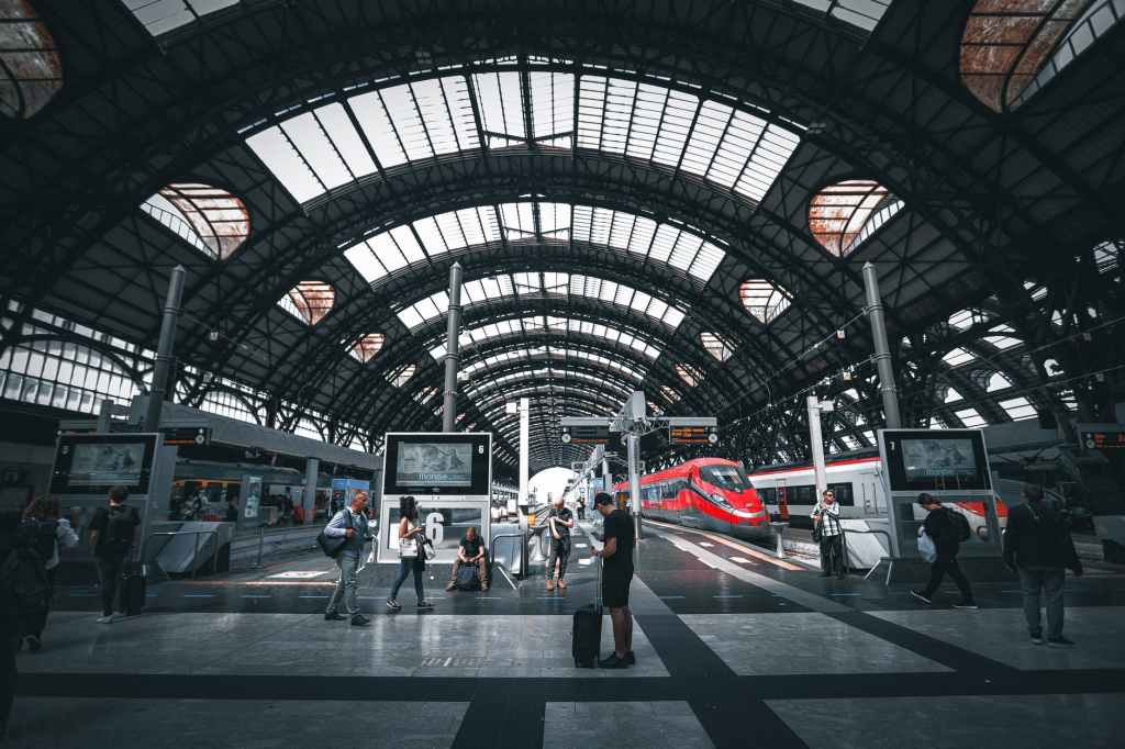 Milano Centrale Milano Centrale train station - Photo by Cristian Manieri on Pexels.com
