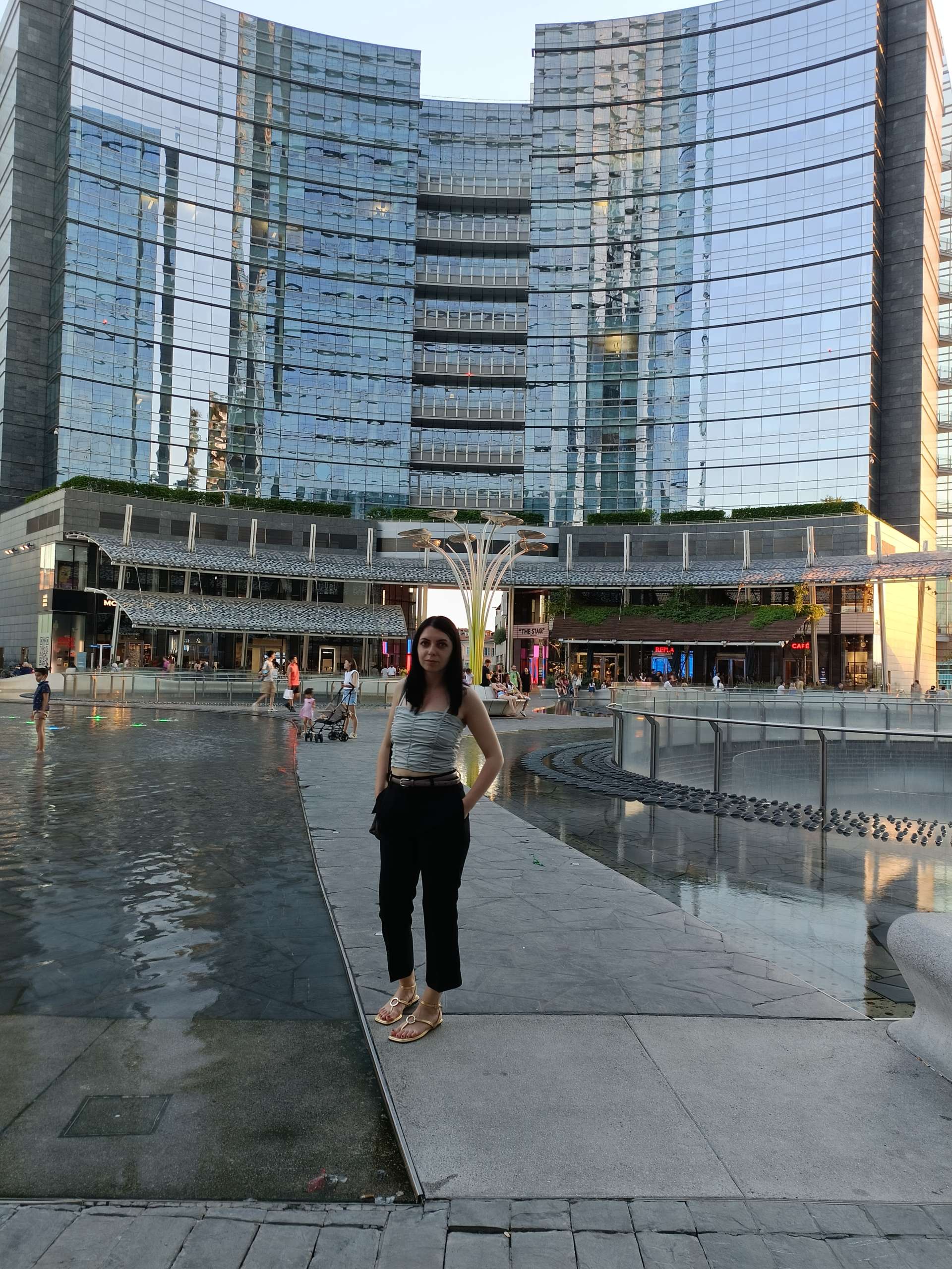 Piazza Gae Aulenti