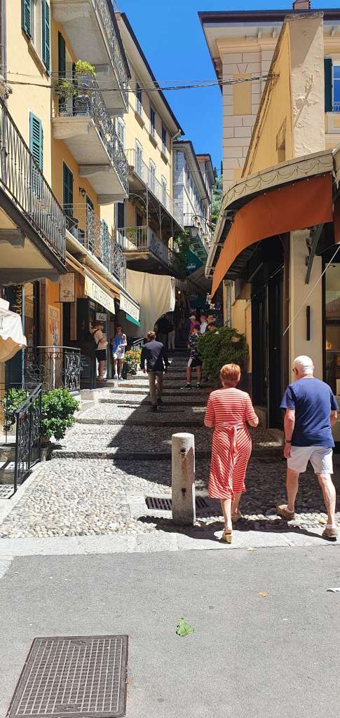 Serbelloni steps starting from Via Lungo Lario Manzoni