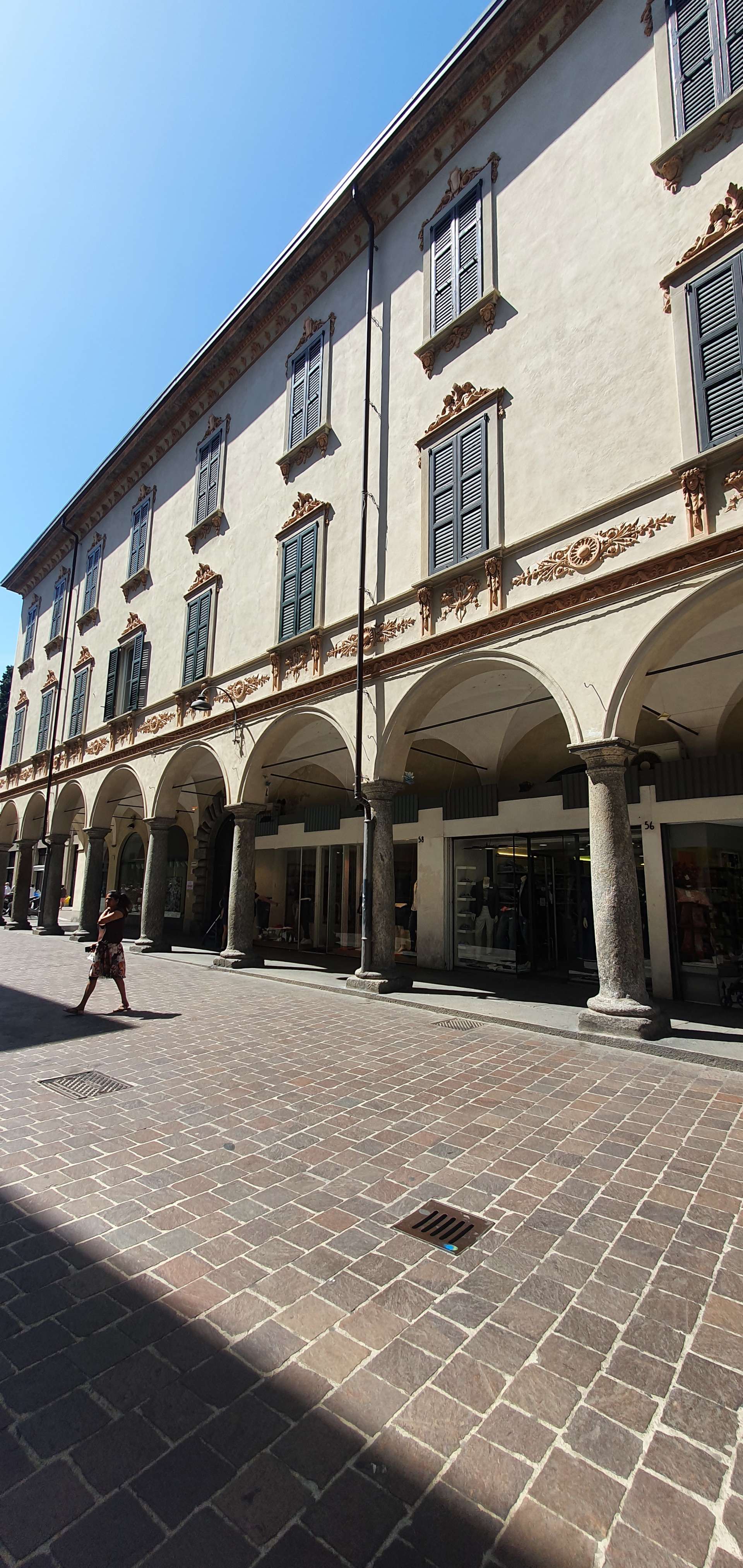 Via Cesare Cantù shops, Como, Italy
