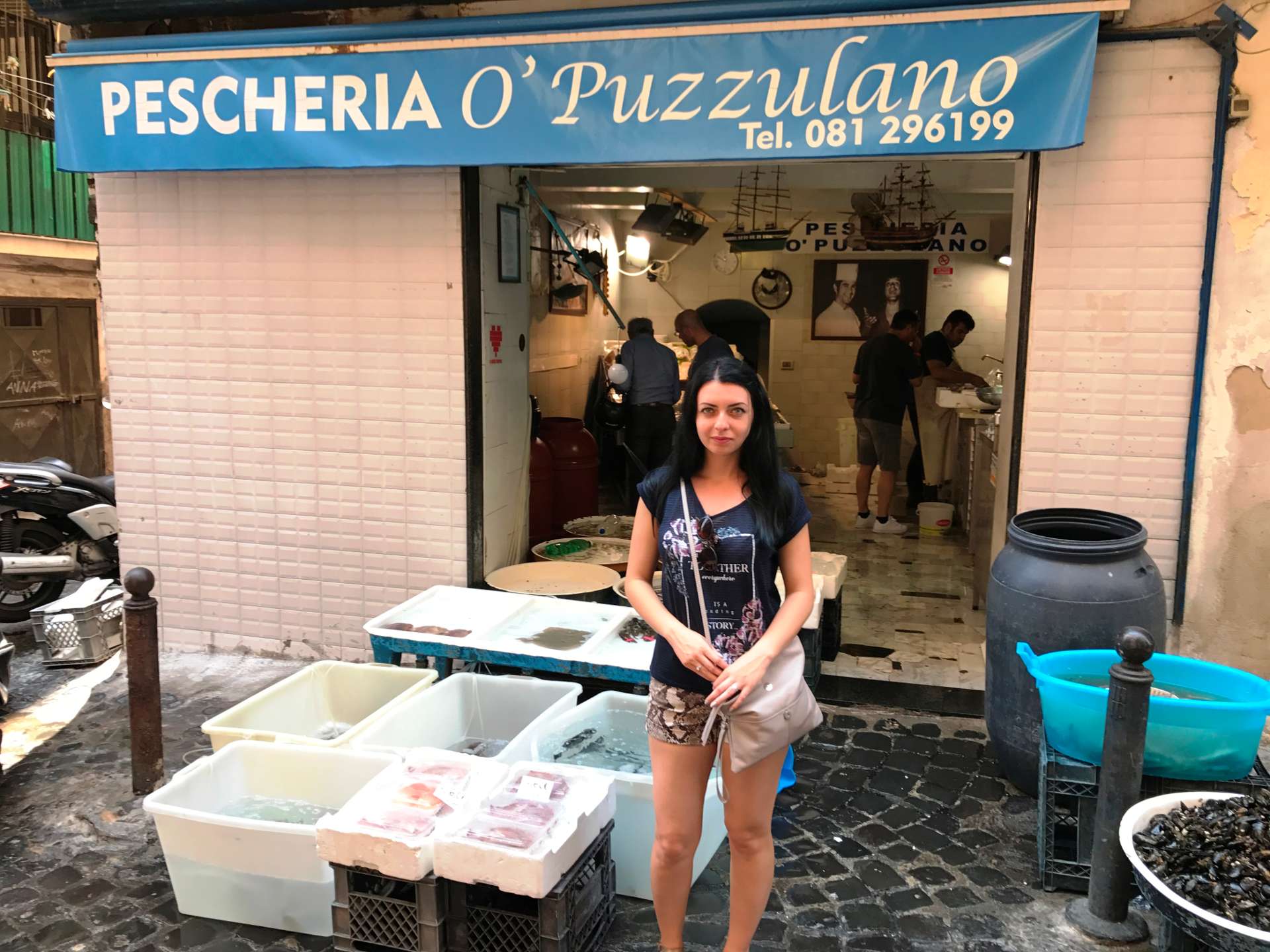 Napoli, Via Tribunali - Pescheria O'Puzzulano Via dei Tribunali - Pescheria O'Puzzulano, fish shop in the metropolitan city of Naples
