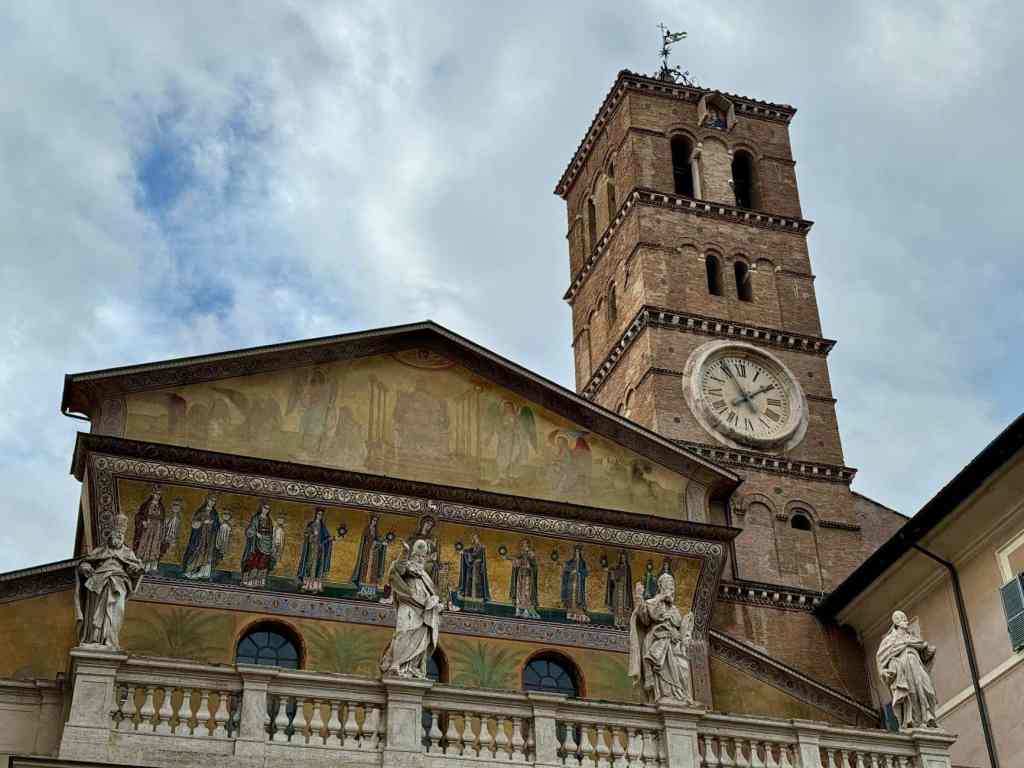 Basilica of Santa Maria in Trastevere in Rome - Photo by Javid Huseynli on Pexels.com