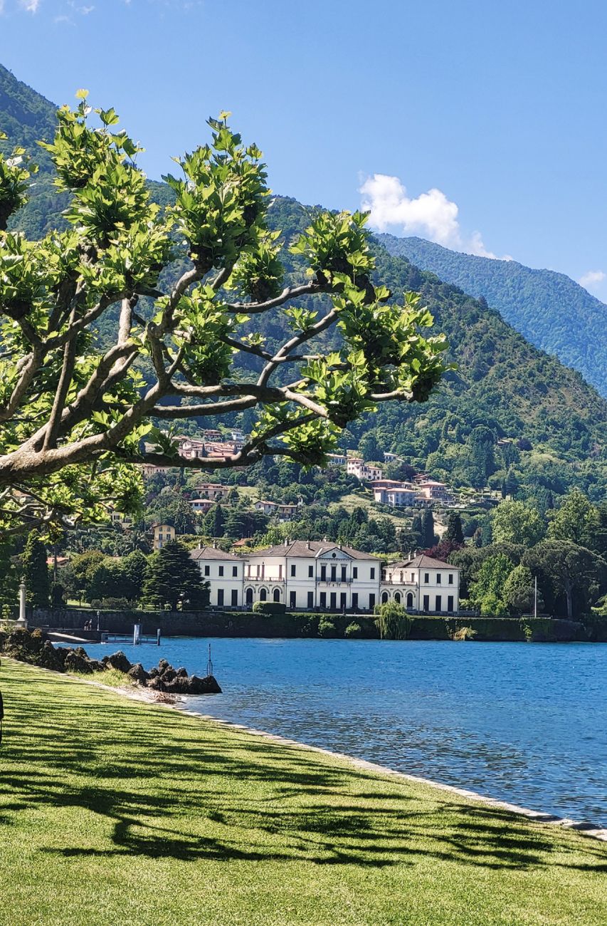  I Giardini di Villa Melzi - Photo by Esma Yildiz on Pexels.com, scenic lakefront landscape with mountains and villa